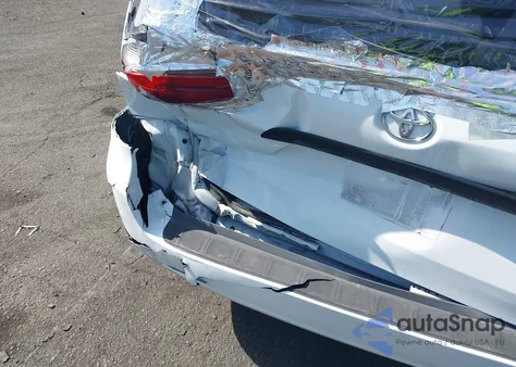 2015 Toyota Sienna L 7 Passenger z USA, uszkodzony, nr VIN 5TDZK3DC1FS613628